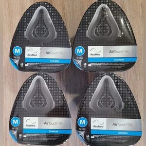 Lot of 4 AirTouch F20 Medium Cushions